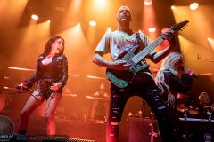 Butcher Babies in der Stadthalle Offenbach am 22. Oktober 2022