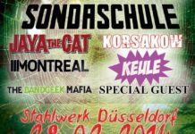 Jecken Pogo am Karnevalsfreitag in Düsseldorf