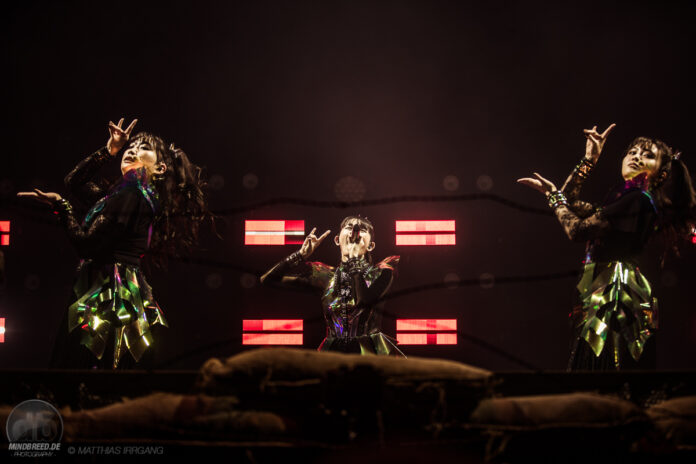 Babymetal veröffentlichen neue Jubiläumsversion von „Headbangeeeeerrrrr!!!!!“