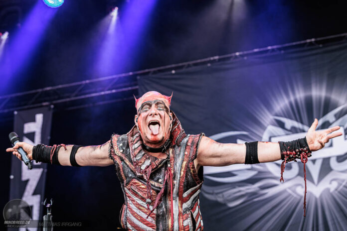 Tanzwut mit neue Album „Herz aus Stein“