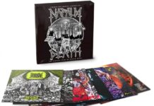 Napalm Death veröffentlichen ein Box-Set mit 8 Alben © Napalm Death "Liberation Through Distortion: The Earache Years of Napalm Death"