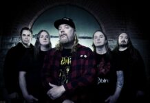 At The Gates kündigen die Veröffentlichung des Albums „The Ghost of a Future Dead“ an – und veröffentlichen die erste Video-Single „The Fever Mask“ At The Gates line-up for “The Ghost of a Future Dead” album: (From left to right on photo by Ester Segarra) Adrian Erlandsson - Drums Jonas Björler - Bass Tomas Lindberg - Vocals Anders Björler - Guitars Martin Larsson - Guitars