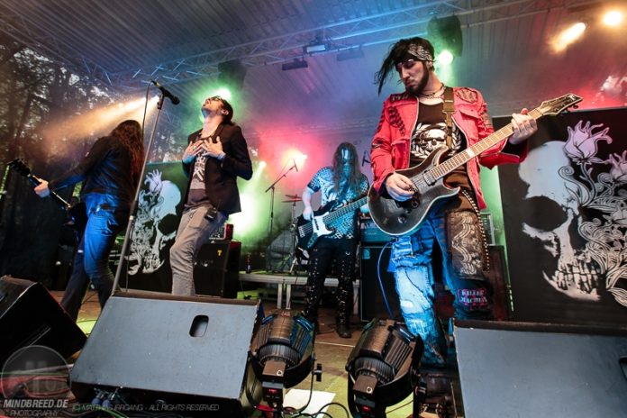 Lacrimas Profundere: Bassist fällt aus, Ersatz gefunden